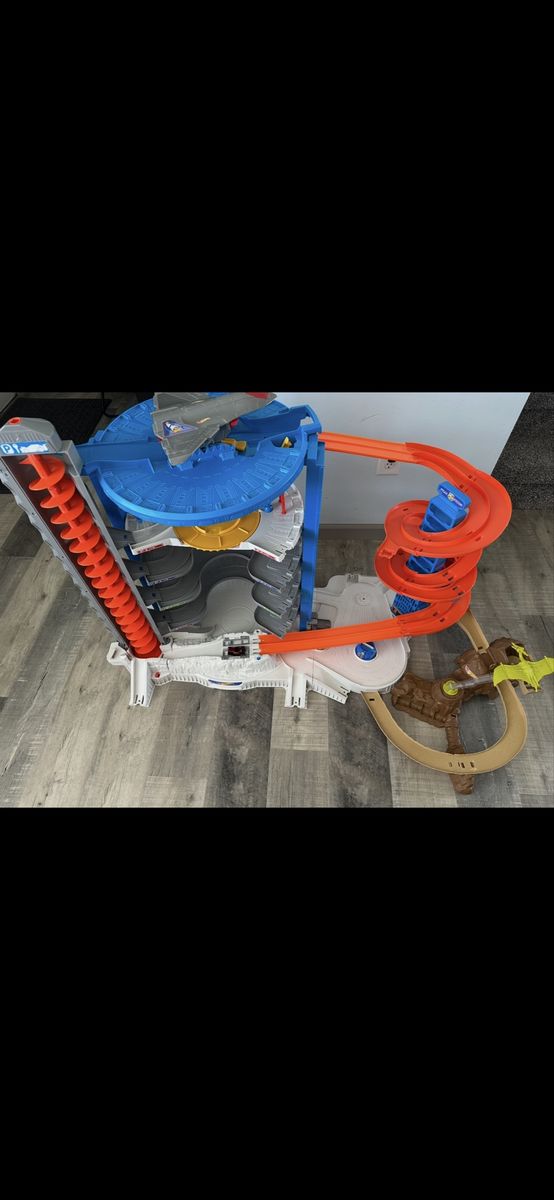Main image 4