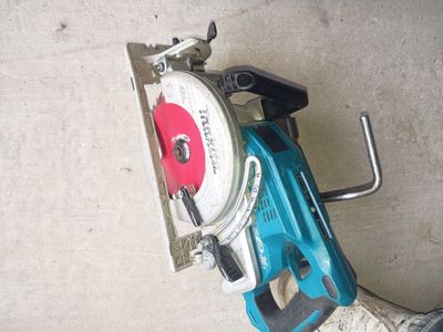 Makita cordless saw
