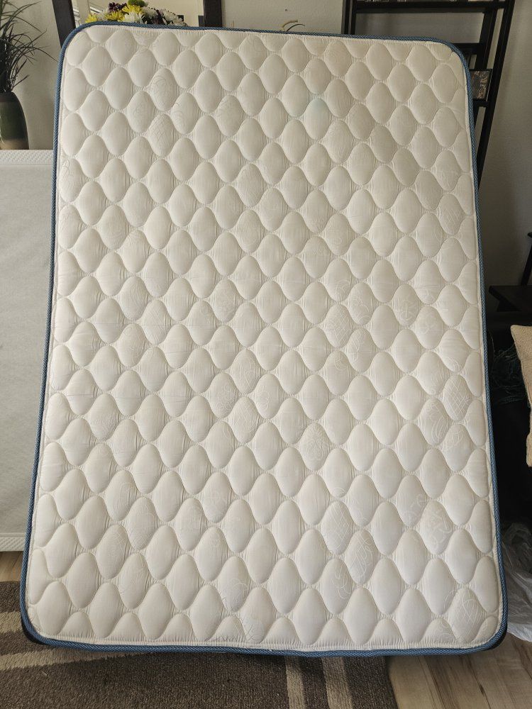 double Size Mattress - Quilted Top, Good Condition, Ready for a New Home