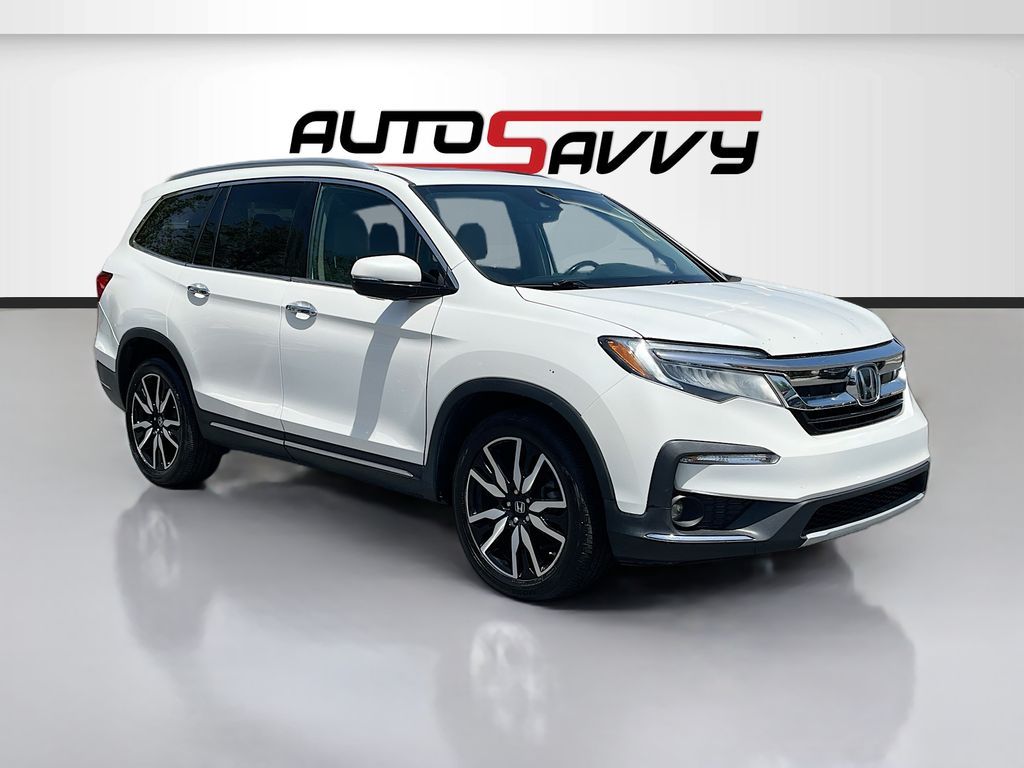 2019 Honda Pilot Touring w/Rear Captain's Chairs