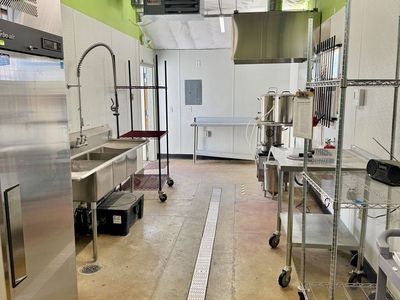 Commercial kitchen for rent