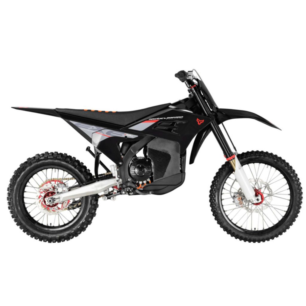 2026 Arctic Leopard E-XE 800