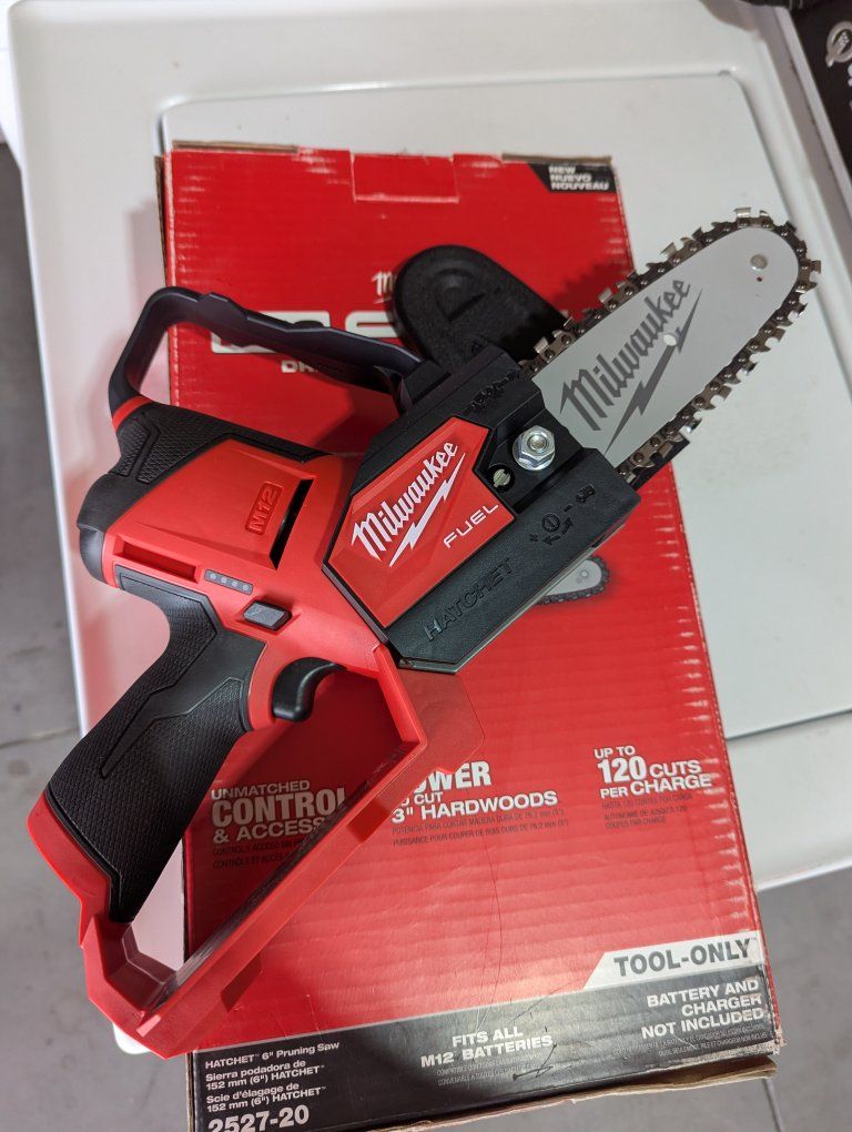 Milwaukee M12 Hatchet
