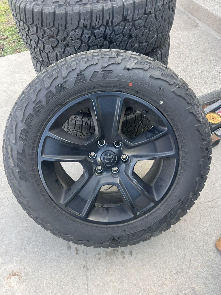 Falkin Wildpeek At3/w 275/60r20