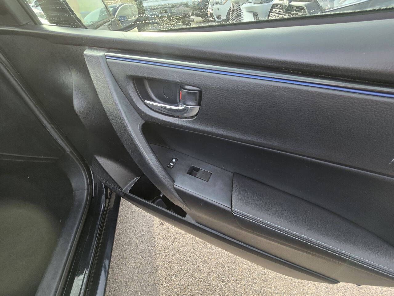 Main image 11