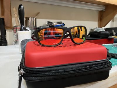 Men’s Oakley canteen sunglasses