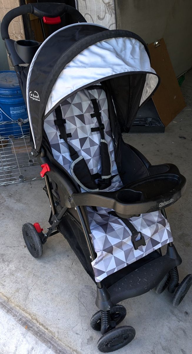 Baby stroller in excellent working condition.