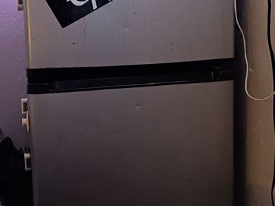 4ft. Vissant Compact Refrigerator/Freezer Combo