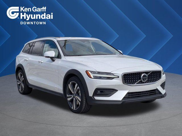 2025 Volvo V60 B5 Plus