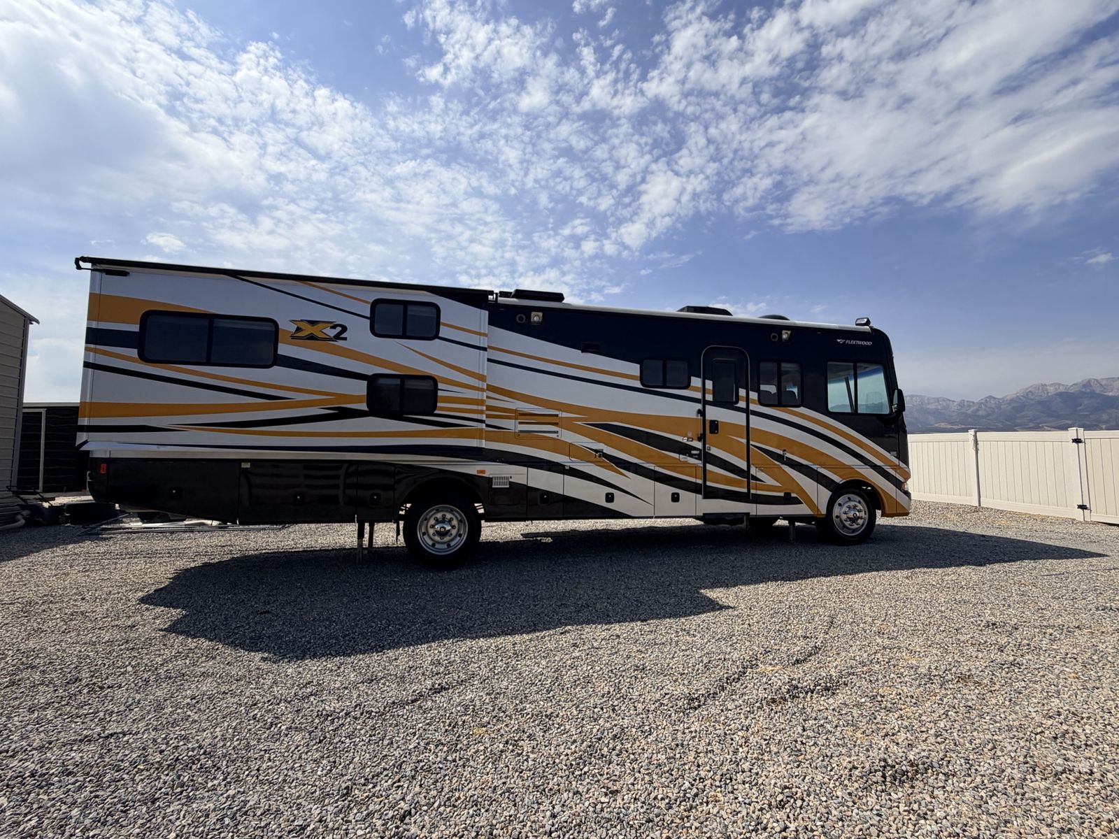 2007 Fleetwood Fiesta LX 34N Class A Motorhome - Gas, 36k Miles
