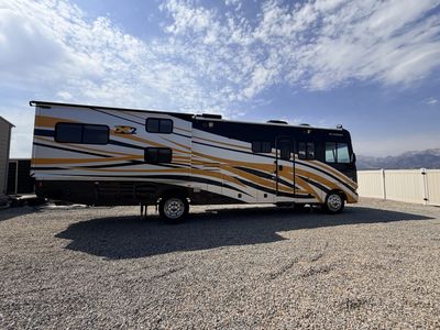 2007 Fleetwood Fiesta LX 34N Class A Motorhome - Gas, 36k Miles