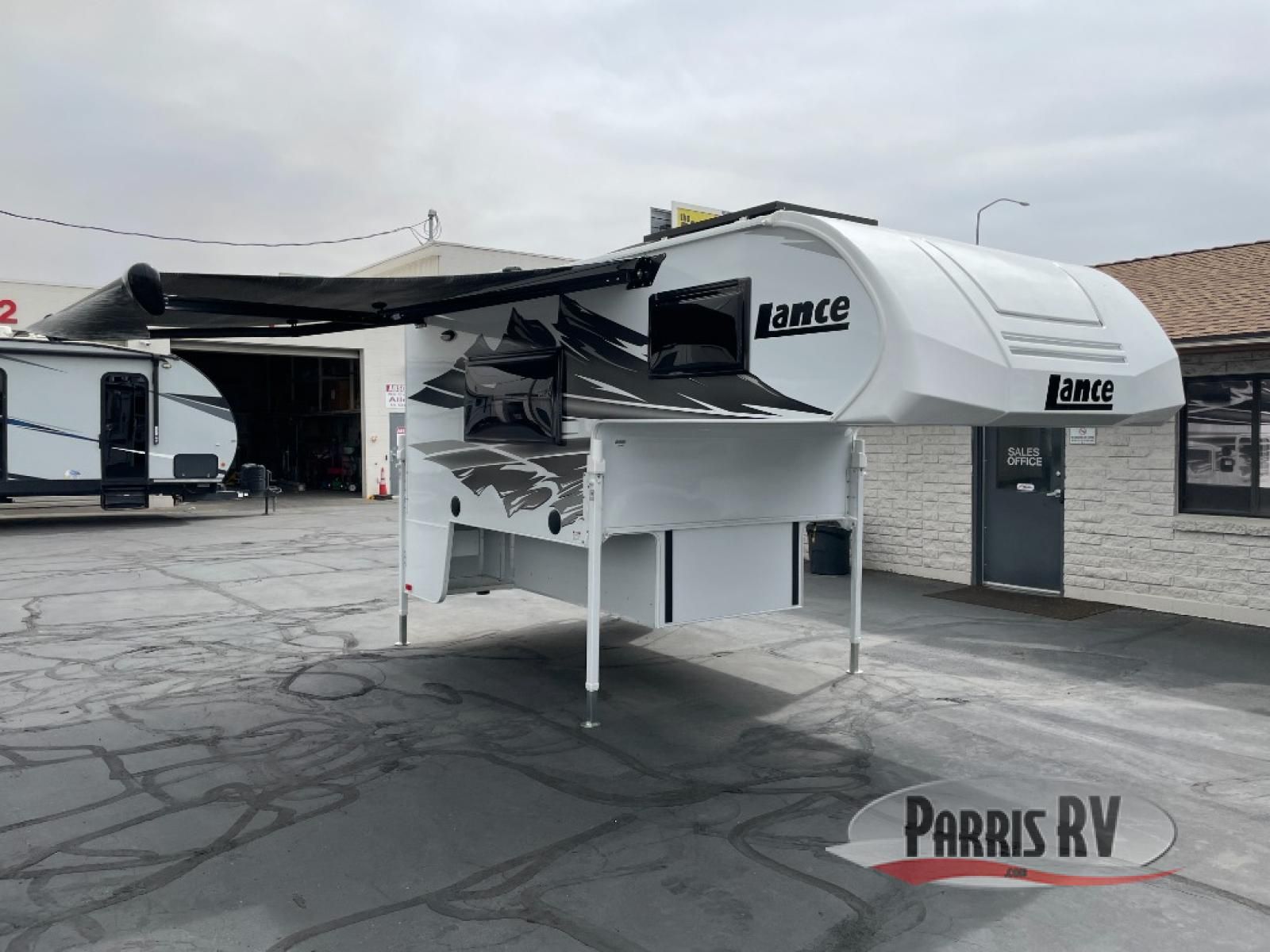 New 2027 Lance Lance Truck Campers 825
