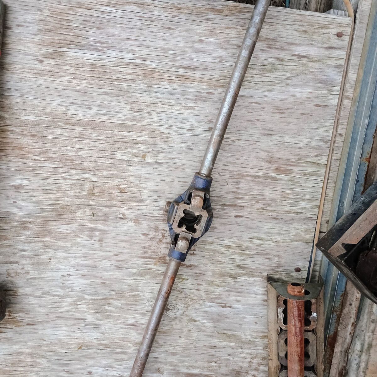 Pipe Die. 4 sizes on head.