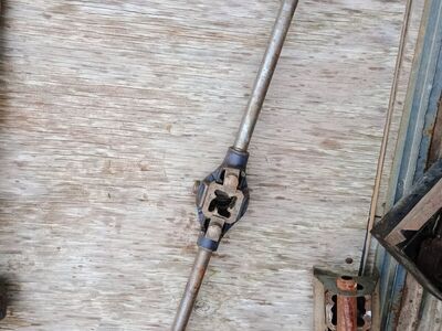 Pipe Die. 4 sizes on head.