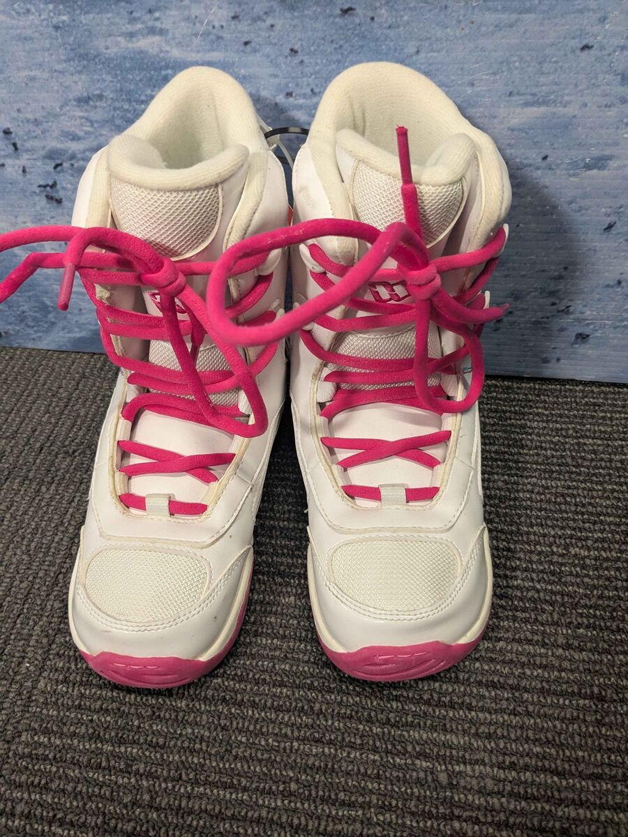 New Morrow Lace Up JR Size 4 Snowboard Boot