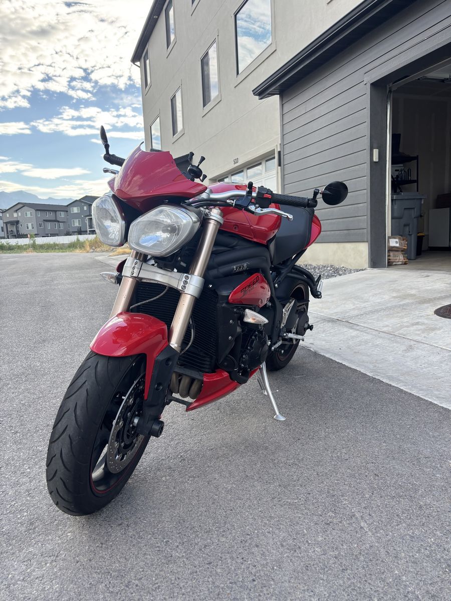 2015 Triumph Speed Triple Motorcycle 1050CC