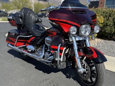 2017 Harley-Davidson® FLHTKSE - CVO™ Limited
