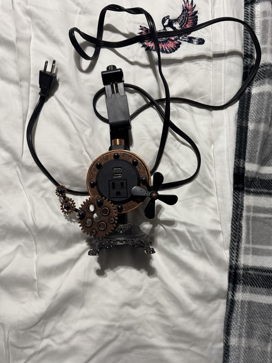 Steampunk phine Charge dock Stand