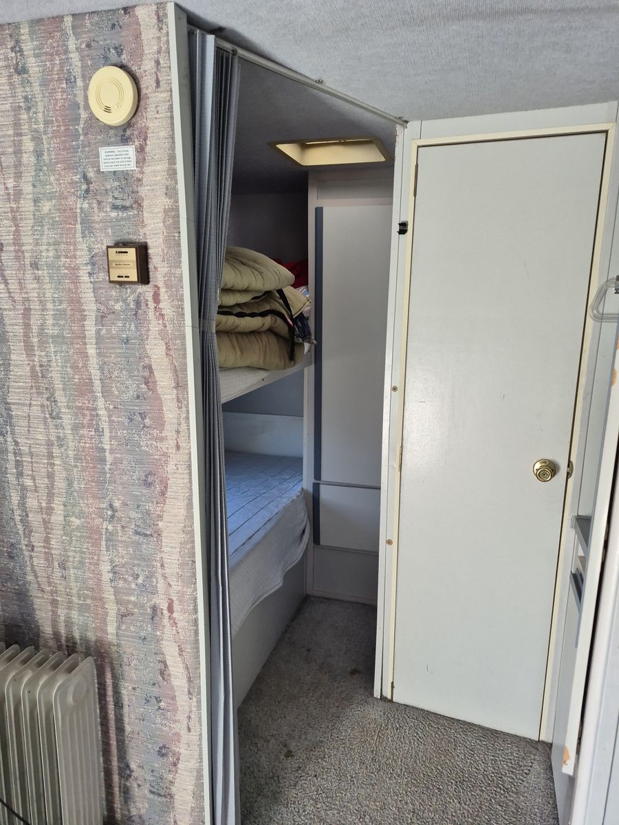 1992 Malard trailer