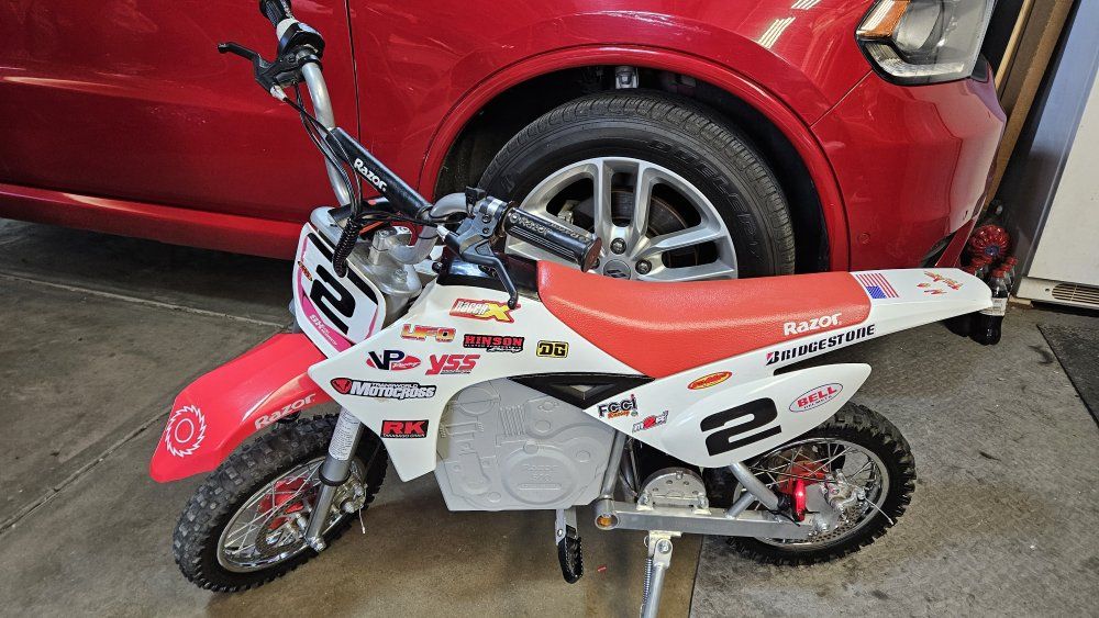 Razor SX500 New batteries come with charger and lights and horn. $425 Firm 