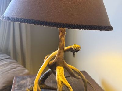 Antler table lamp