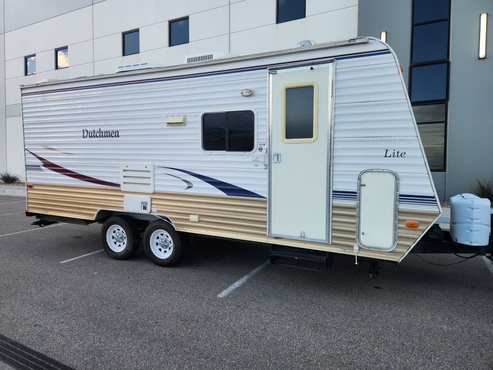 2008 dutchman 18ft rear bed