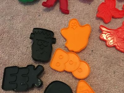 Cookie Cutters, cookie stencils & decoraters