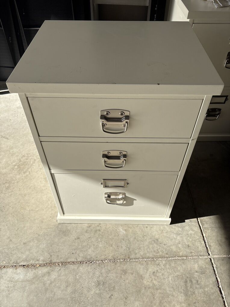 File Cabinet- 3 Drawer
