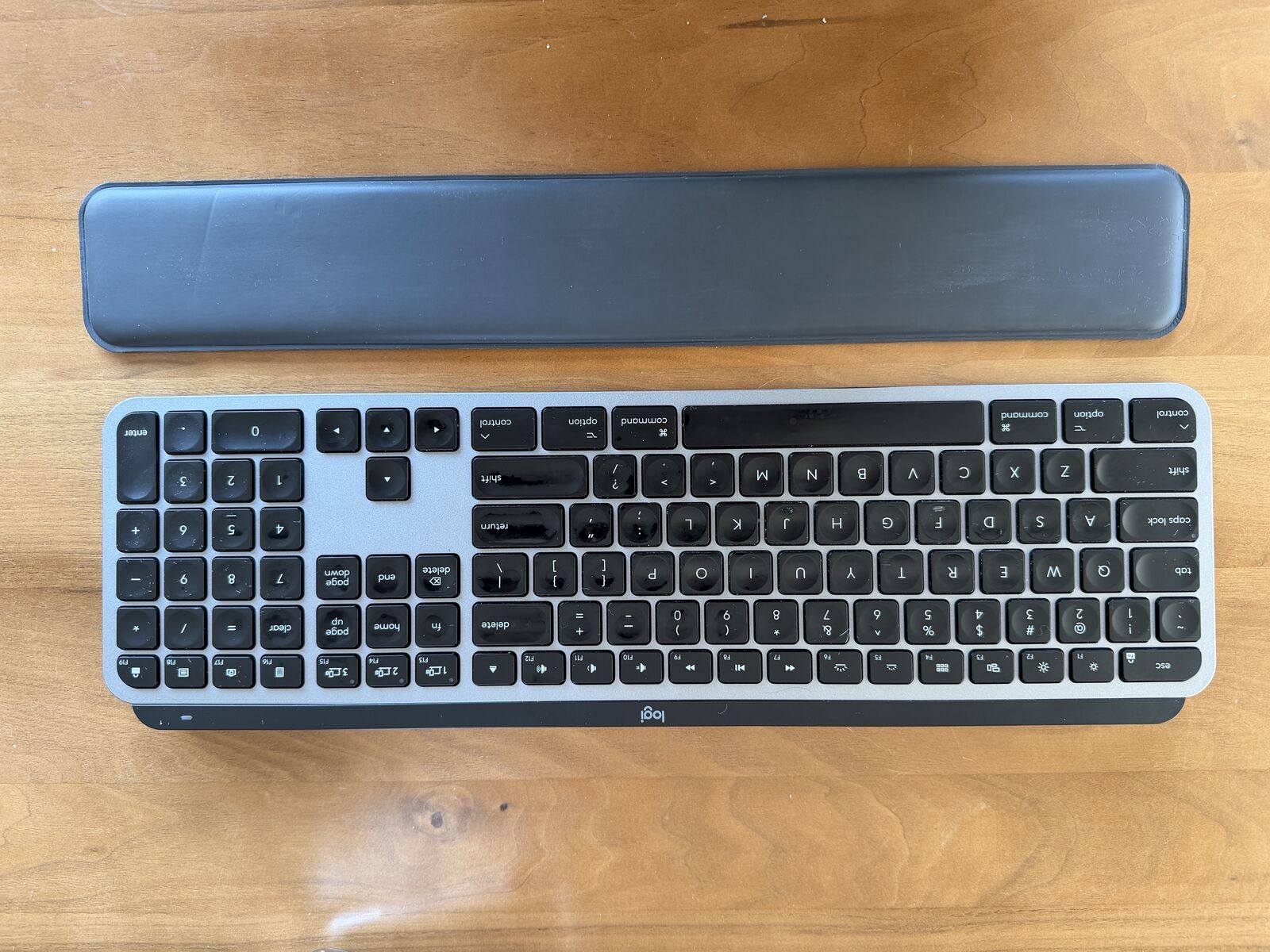 Logitech MX Keys for Mac with Wrist Pad