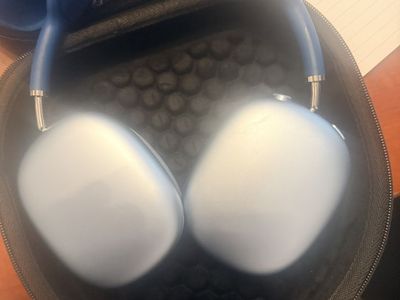 Apple AirPods Max Over-Ear Headphones - Sky Blue with Smart Case