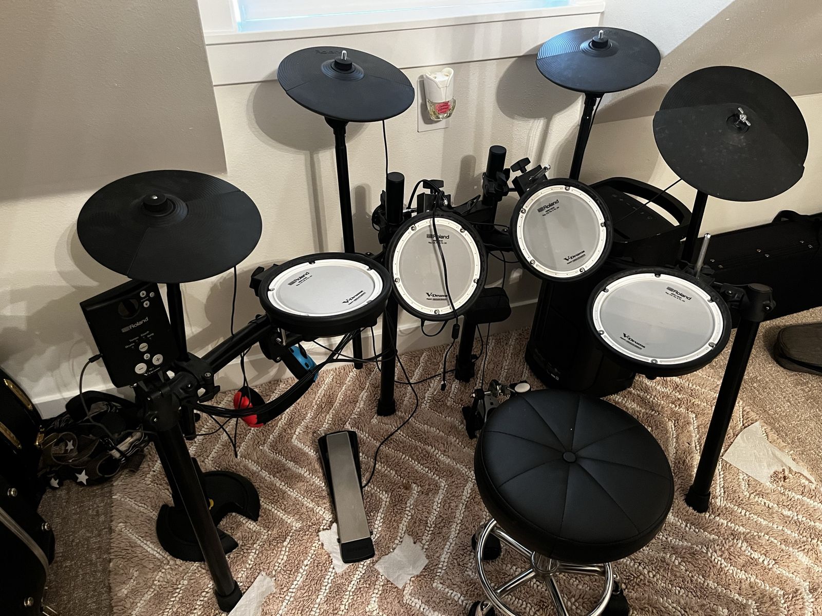 Roland td-1 V-Drums Electronic Drum Set with Mesh Pads 