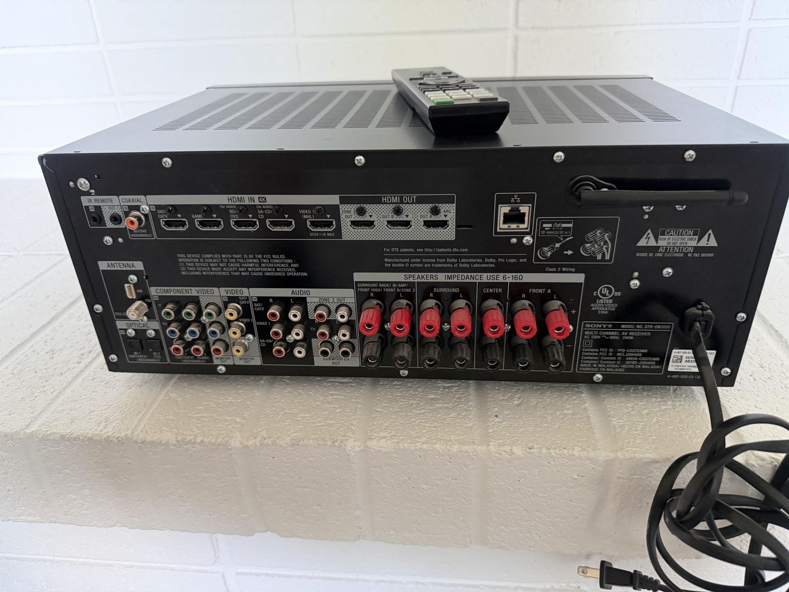Main image 3