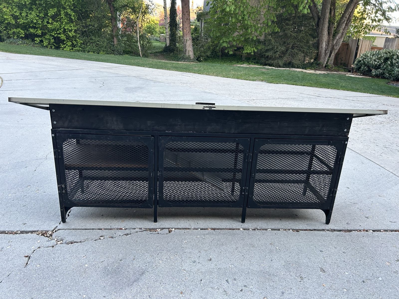 * Inside or Outdoor Bunny, Small Pet Cage *