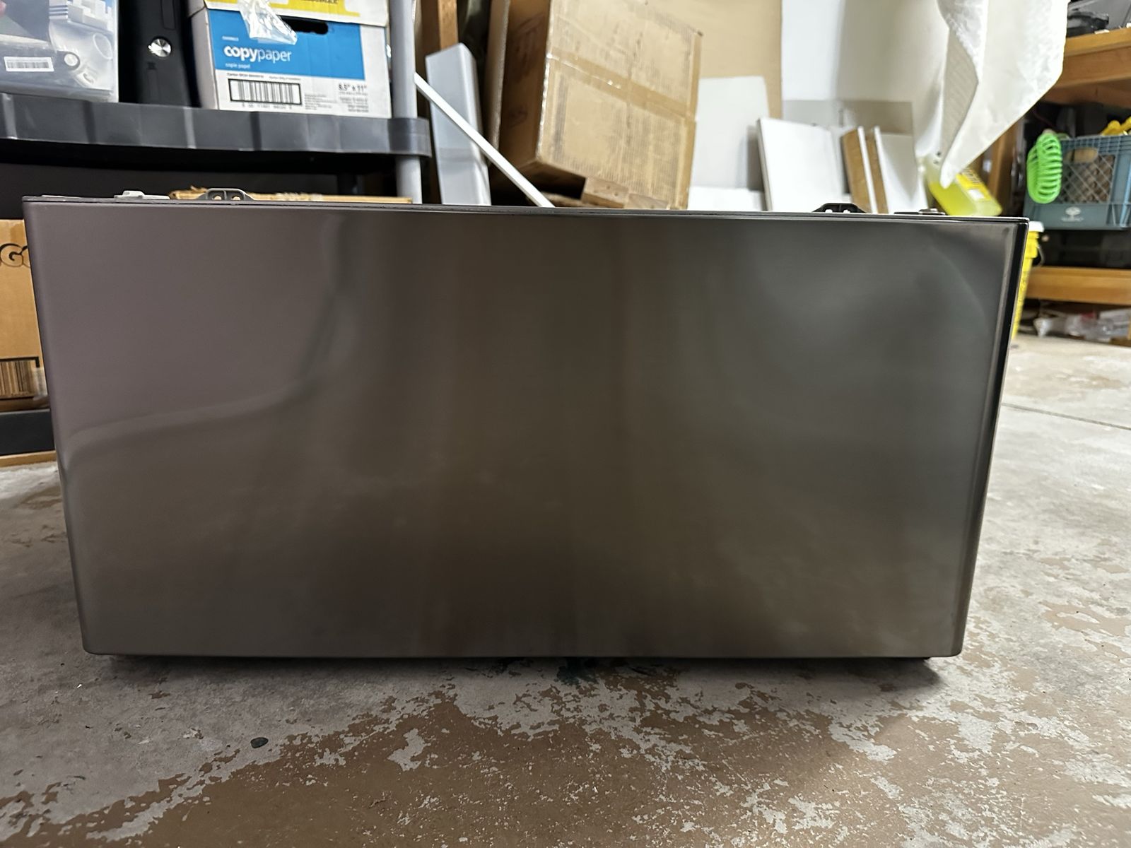 LG 27” Washer/Dryer Pedestal