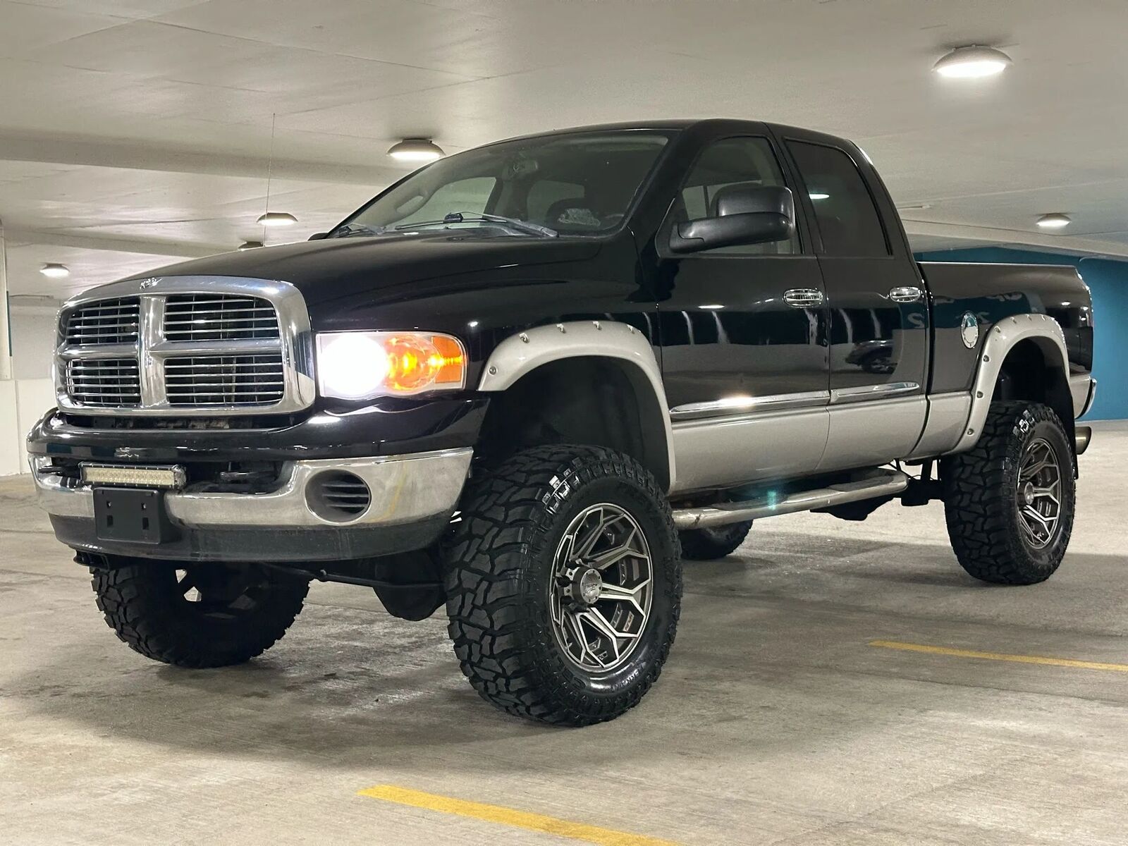 2005 DODGE RAM 2500 Laramie