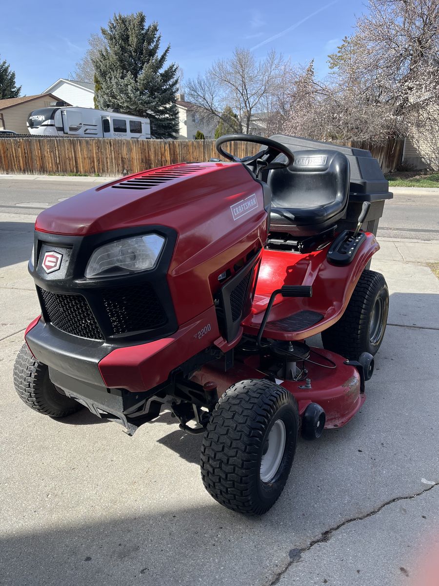 Craftsman T2200 Riding Tractor