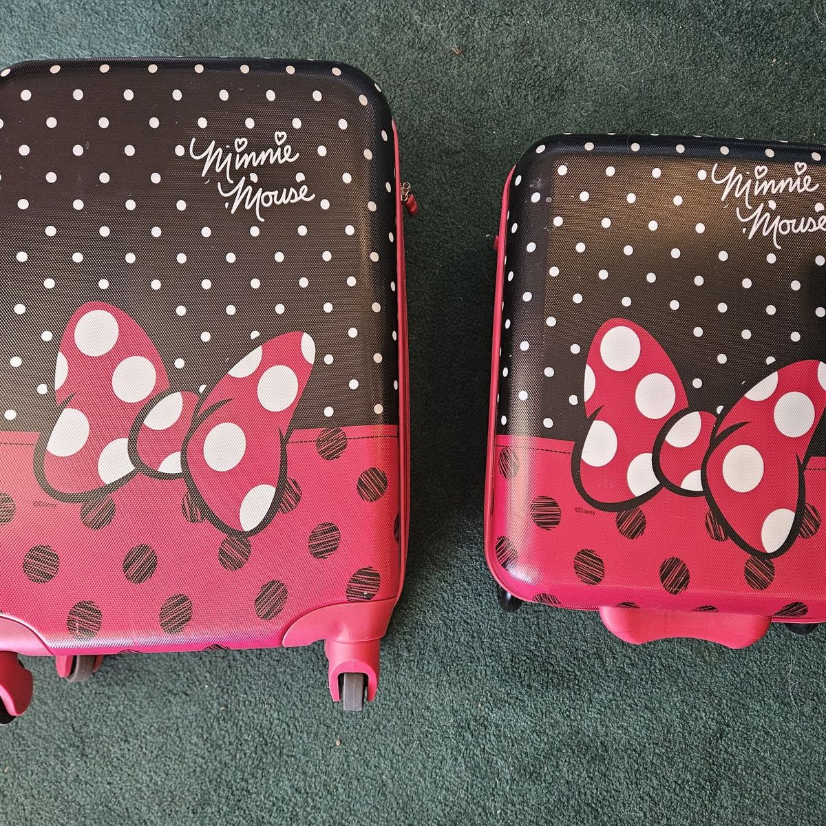 Minnie Mouse carry-on suitcase set