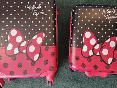 Minnie Mouse carry-on suitcase set