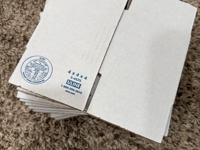 19 4x4x4 uline boxes