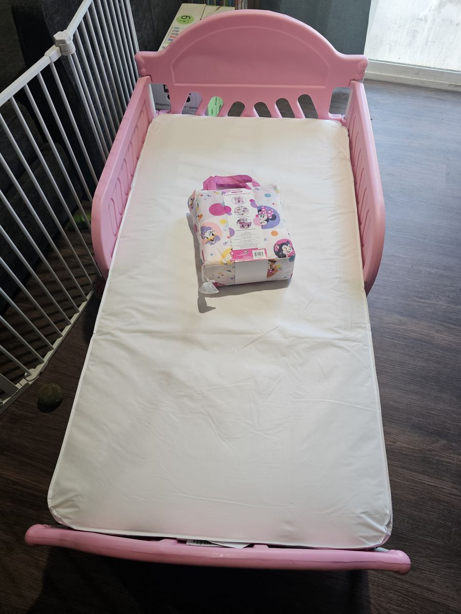 Toddler bed