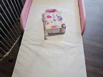 Toddler bed