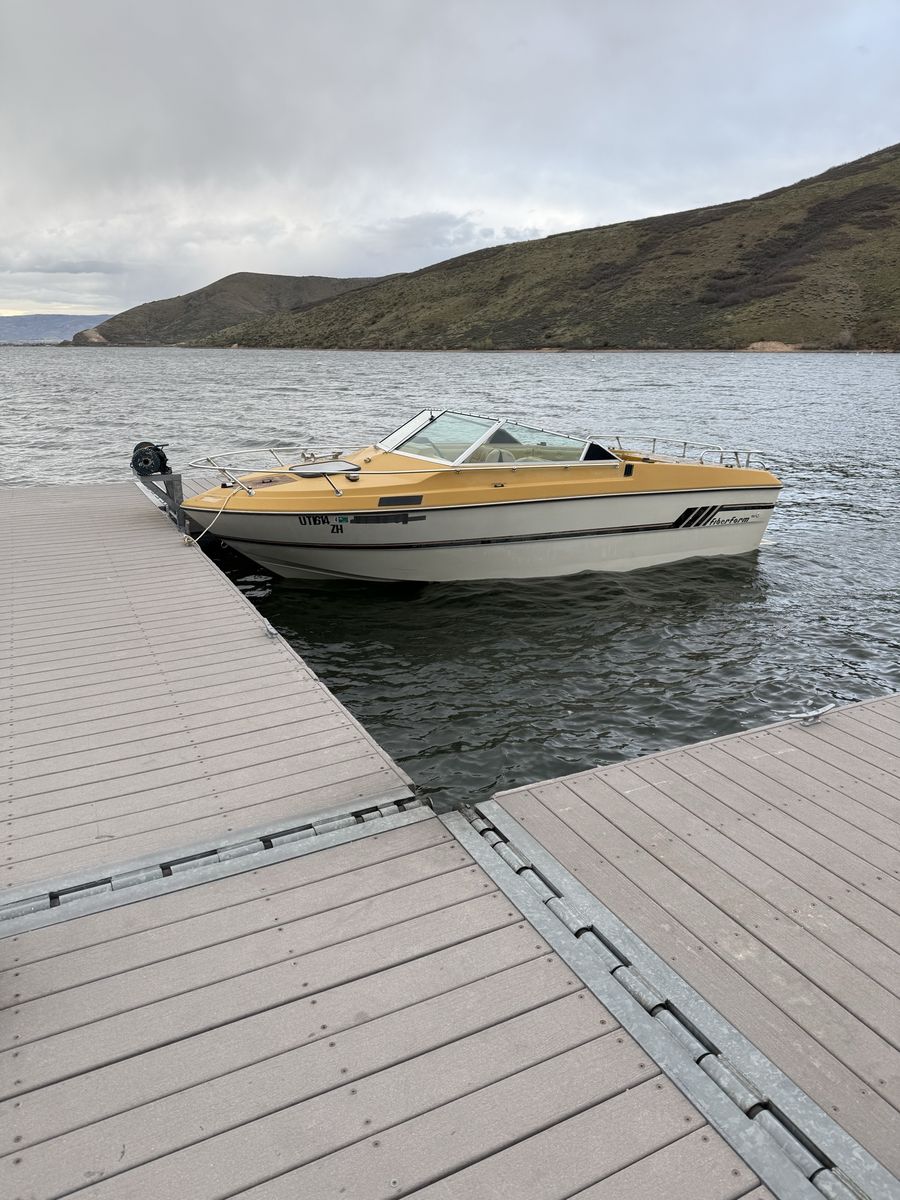 1974 fiberform Cuddy 21’ for sale
