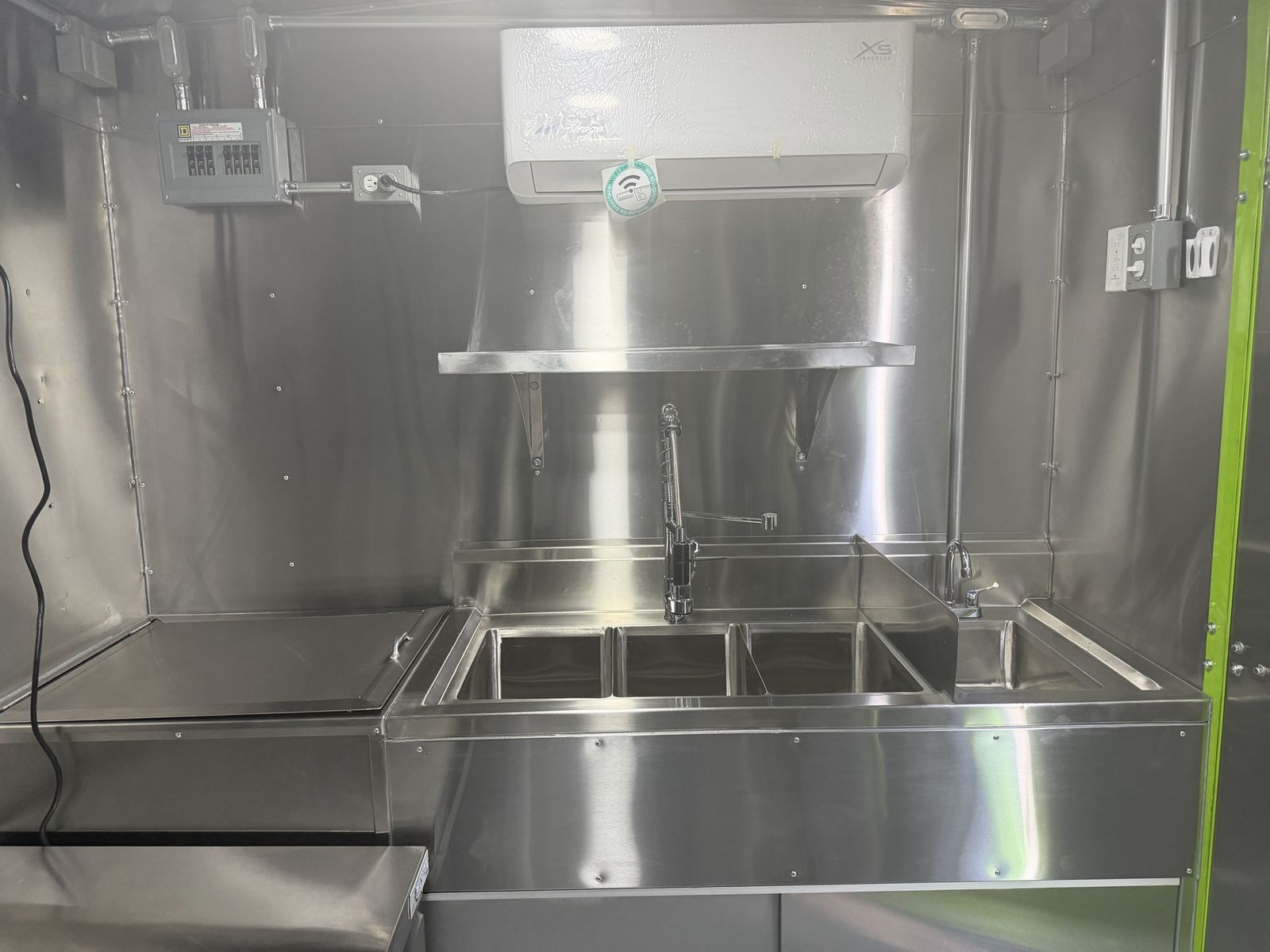 Main image 6