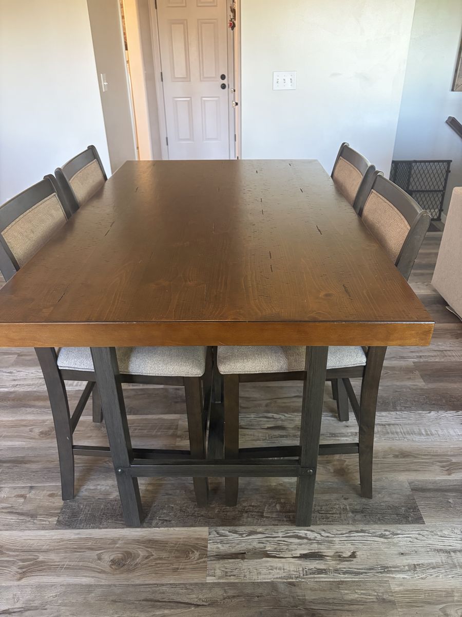 Bar height table & chairs