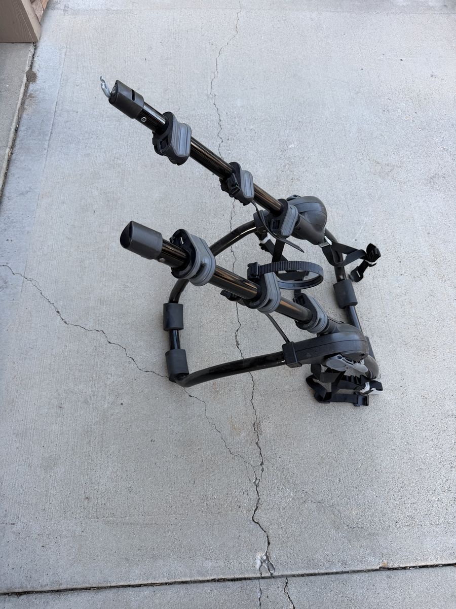 Saris Bones 2-Bike Trunk Mount Rack - Black, Universal Fit, Excellent Condition