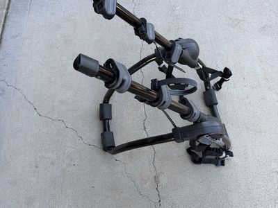 Saris Bones 2-Bike Trunk Mount Rack - Black, Universal Fit, Excellent Condition