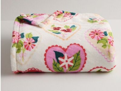 Oversized Supersoft Plush throw blanket valentines