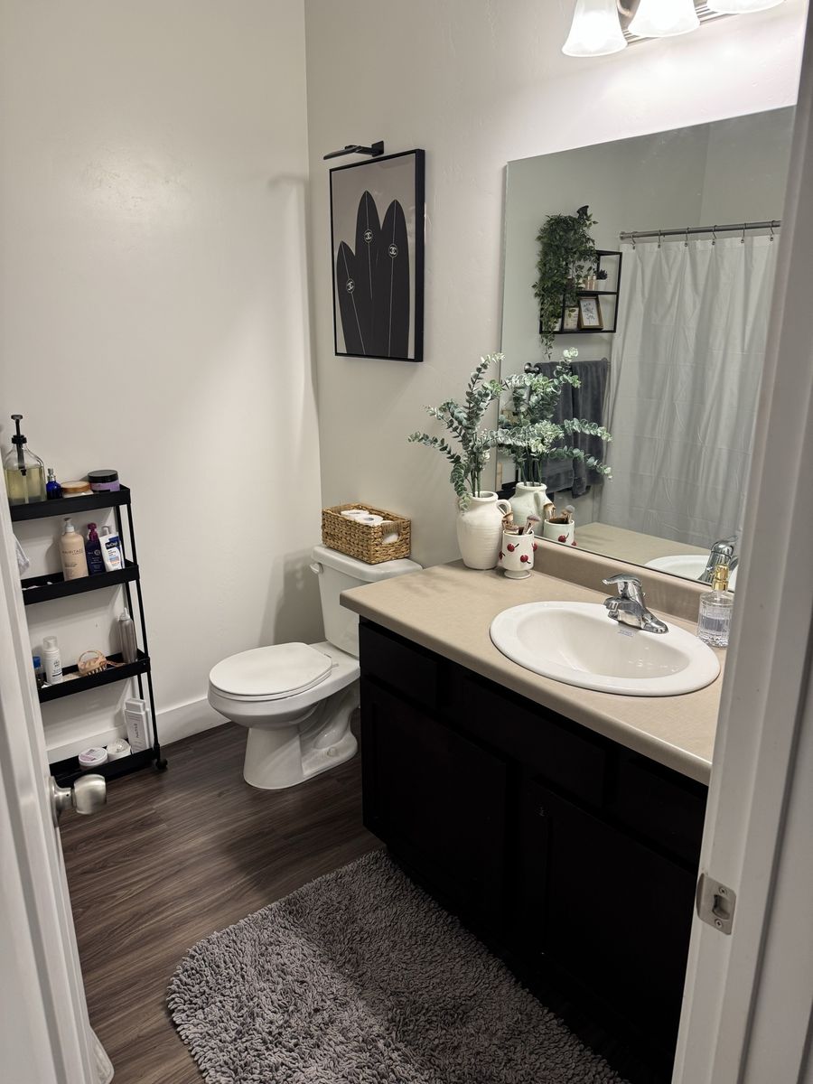 2 PRIVATE ROOMS AVAILABLE