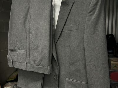 Men's Gray Suit Jacket & Pants Set