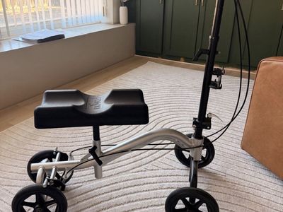 Knee scooter